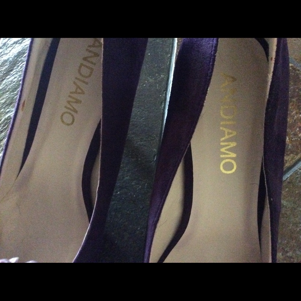 Mario Adomo Purple faux suede pumps. Size 8.5 - Picture 2 of 6